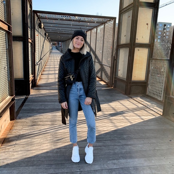 MEET YOUR POSHER - Picture 13 of 16